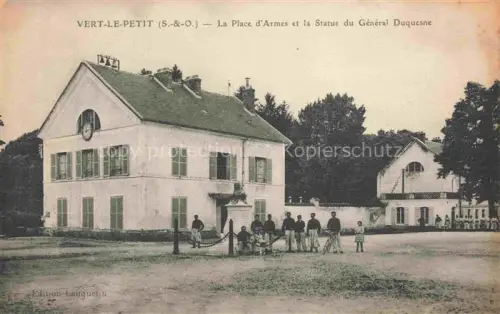 AK / Ansichtskarte Vert-le-Petit EVRY 91 Essonne Place d'Armes et Statue du Général Duquesne