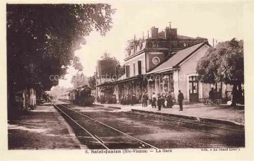 AK / Ansichtskarte Saint-Junien La gare train