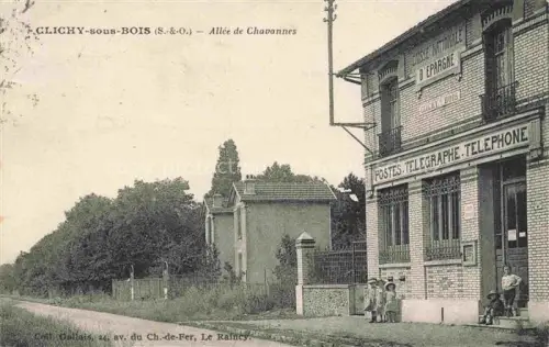 AK / Ansichtskarte Clichy-sous-Bois 93 Seine-Saint-Denis Allée de Chavannes Caisse d'Epargne Postes Telegraphe Telephone