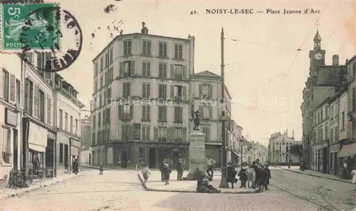 AK / Ansichtskarte Noisy-le-Sec Bobigny 93 Seine-Saint-Denis Place Jeanne d'Arc