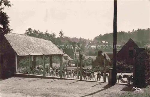 AK / Ansichtskarte Forges-de-Paimpont RENNES 35 Ille-et-Vilaine avec le Chenil Hunde