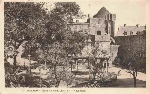 AK / Ansichtskarte ST-MALO SAINT-MALO 35 Place Chateaubriand et le Chateau Schloss 