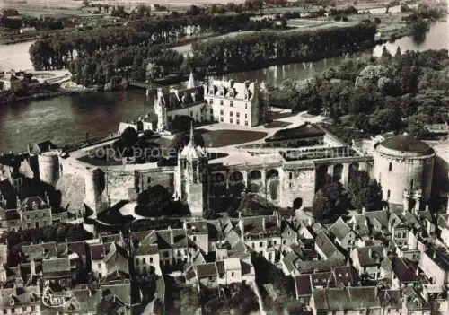 AK / Ansichtskarte Amboise TOURS 37 Indre-et-Loire Touraine Les Chateaux Loire Chapelle St. Hubert 