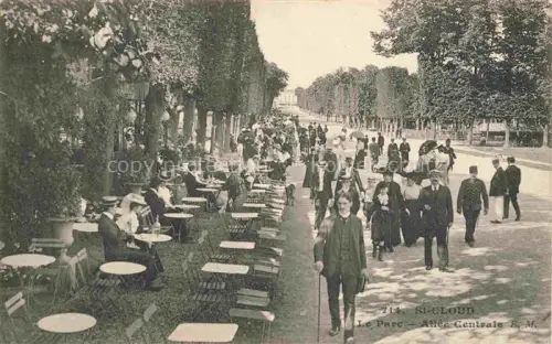 AK / Ansichtskarte Saint Cloud 92 Hauts-de-Seine Allée Centrale au parc