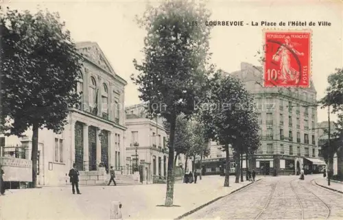 AK / Ansichtskarte COURBEVOIE 92 Hauts-de-Seine Place de l'Hôtel de Ville