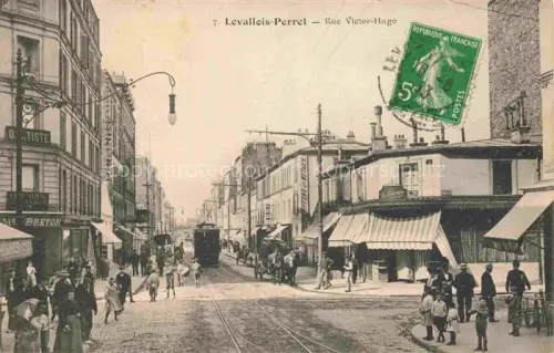 AK / Ansichtskarte LEVALLOIS-PERRET 92 Hauts-de-Seine Rue Victor Hugo