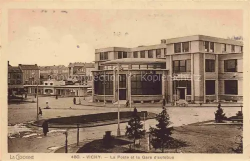 AK / Ansichtskarte VICHY 03 Allier La Poste et la Gare d'autobus