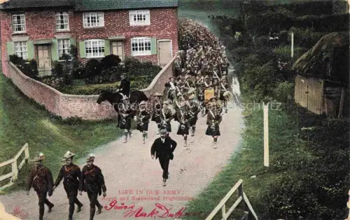 AK / Ansichtskarte Argyll  Scotland UK and Sutherland Highlanders Lift in our Army