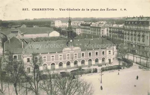 AK / Ansichtskarte Charenton  CRETEIL 94 Val-de-Marne Vue générale de la Place des Ecoles