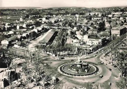 AK / Ansichtskarte AIX-EN-PROVENCE 13 Place de la Libération et Fontaine de la Rotonde vue aérienne