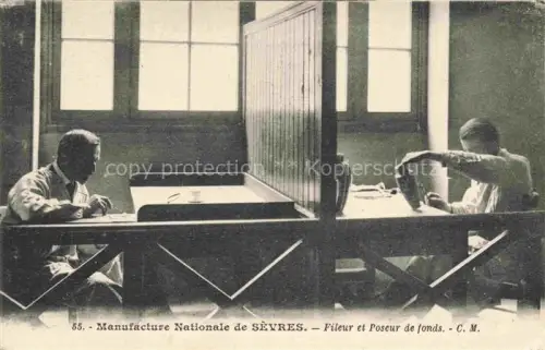 AK / Ansichtskarte Sevres Boulogne-Billancourt 92 Hauts-de-Seine Manufacture Nationale Fileur et Poseur de fonds