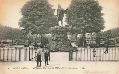 AK / Ansichtskarte SAINT-DENIS  93 Seine-Saint-Denis Le Square Pierre et la Statue de Vercingetorix Feldpost