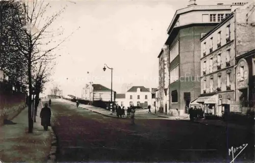 AK / Ansichtskarte Ivry-sur-Seine Yvry-sur-Seine Creteil 94 Val-de-Marne La Poste et la gare