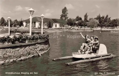 AK / Ansichtskarte Waging See Traunstein Bayern Strandkurhaus Tretboot