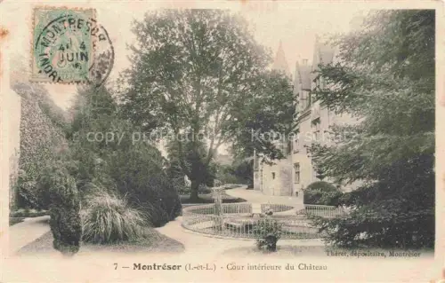 AK / Ansichtskarte Montresor 37 Indre-et-Loire Cour interieure du Chateau