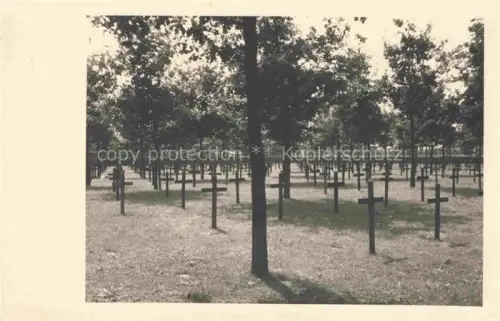AK / Ansichtskarte Langemark Langemarck Poelkapelle West-Vlaanderen Belgie Soldatenfriedhof