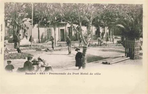 AK / Ansichtskarte BANDOL-SUR-MER TOULON 83 Var Promenade du Port Hôtel de Ville