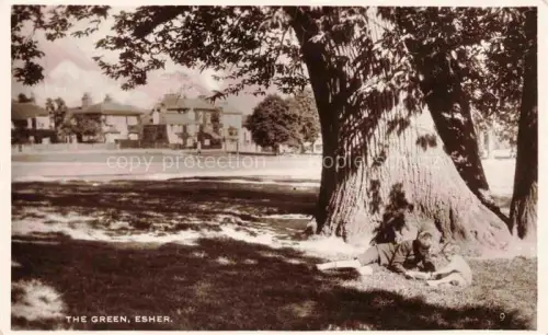 AK / Ansichtskarte Esher Elmbridge Surrey UK The Green