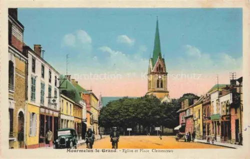 AK / Ansichtskarte Mourmelon-le-Grand Chalons-en-Champagne 51 Marne Eglise et Place Clemenceau
