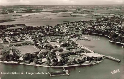 AK / Ansichtskarte Neustadt Holstein Ostsee Schleswig-Holstein Fliegeraufnahme