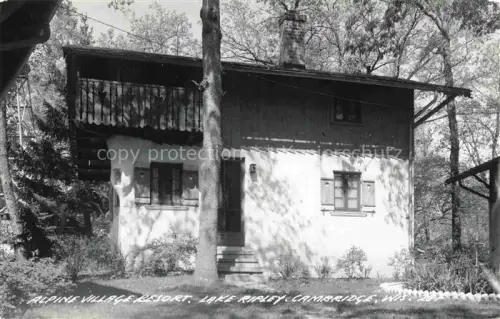 AK / Ansichtskarte Cambridge Wisconsin USA Alpine Village Resort Lake Ripley