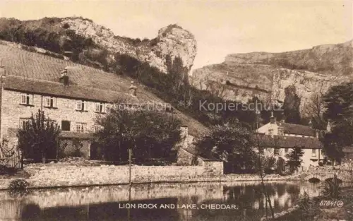 AK / Ansichtskarte Cheddar Sedgemoor Somerset UK Lion Rock and Lake