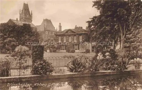 AK / Ansichtskarte Winchester  Hampshire UK Abbey Gardens