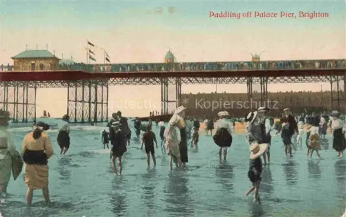 AK / Ansichtskarte Brigthon Paddling of Palace Pier