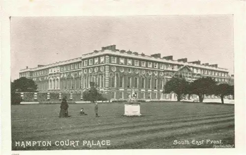 AK / Ansichtskarte Hampton Court Herefordshire UK Palace South East Front