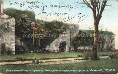 AK / Ansichtskarte Yarmouth IOW Isle of Wight UK Unique Coat of Arms of England and France over entrance to ancient castle