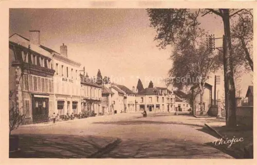 AK / Ansichtskarte La Souterraine Gueret 23 Creuse Place de la Gare