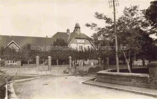 AK / Ansichtskarte Plessier-Rozainvillers Le Montdidier 80 Somme Groupe Scolaire et la Mairie