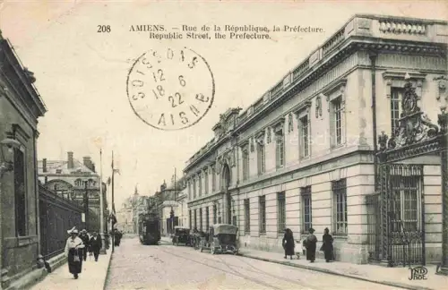 AK / Ansichtskarte AMIENS 80 Somme Rue de la République et la Préfecture