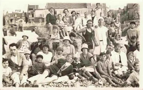 AK / Ansichtskarte Onival-sur-Mer Ault ABBEVILLE 80 Somme Gruppenbild am Strand