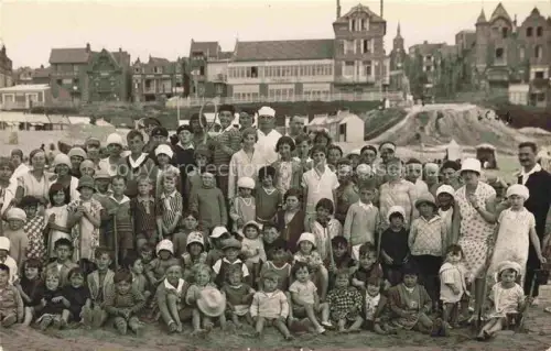 AK / Ansichtskarte Onival-sur-Mer Ault ABBEVILLE 80 Somme Gruppenbild am Strand