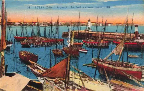 AK / Ansichtskarte ROYAN Poitiers-Charentes 17 Charente-Maritime Le Port a maree basse