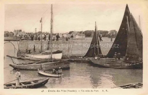 AK / Ansichtskarte Croix-de-Vie Les Sables-d Olonne Vendee 85 Vendee Un coin du port