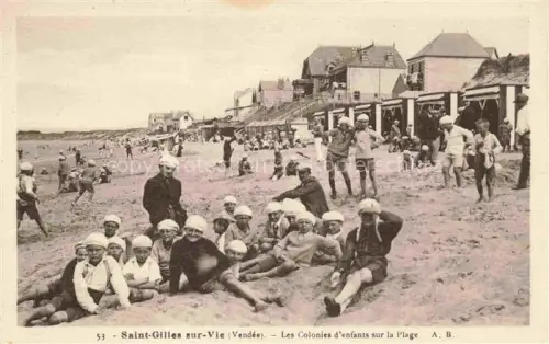 AK / Ansichtskarte Saint-Gilles-sur-Vie Vendee Le colonies d'enfants sur la plage