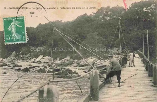 AK / Ansichtskarte Ile-de-Noirmoutier Sables-d Olonne 85 Vendee Le pêche au carrelet à l'estacade du Bois de la Chaise