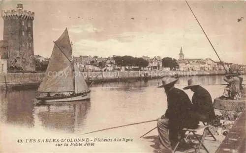 AK / Ansichtskarte Les Sables-d Olonne 85 Pêcheurs à la ligne sur la petite jetée