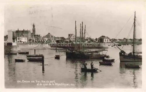 AK / Ansichtskarte Croix-de-Vie Les Sables-d Olonne Vendee 85 Vendee Vue du port et du Quai de la République