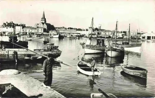 AK / Ansichtskarte Saint-Gilles-sur-Vie Vendee Le port