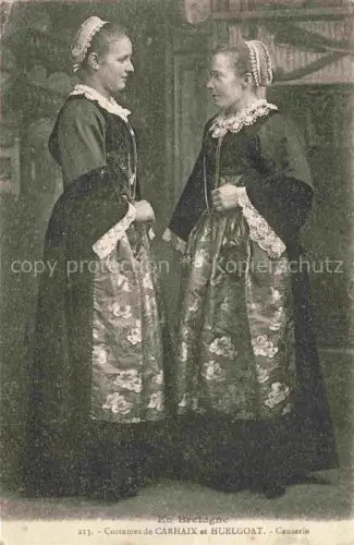 AK / Ansichtskarte Carhaix-Plouguer Chateaulin 29 Finistere Costumes de Carhaix et Huelgoat Causerie