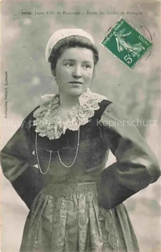 AK / Ansichtskarte Huelgoat Chateaulin 29 Finistere Jeune Fille Etude des Coiffes de Bretagne