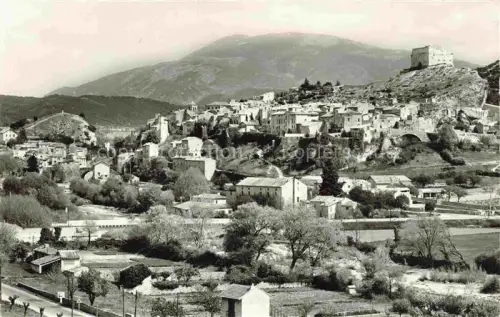 AK / Ansichtskarte Vaison-la-Romaine Carpentras 84 Vaucluse Vue générale sur la ville haute au fond le Mont Ventoux