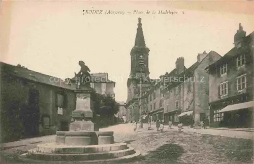 AK / Ansichtskarte RODEZ 12 Aveyron Place de la Madeleine