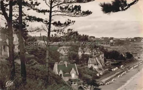 AK / Ansichtskarte St-Cast-le-Guildo 22 Cotes-d Armor Vue vers l'Hotel Harvo et la plage