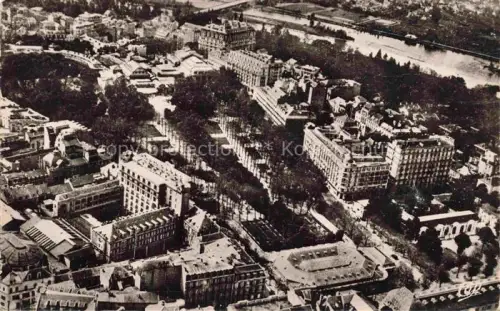 AK / Ansichtskarte VICHY 03 Allier Le Parc du Casino et les Hotels Vue aerienne