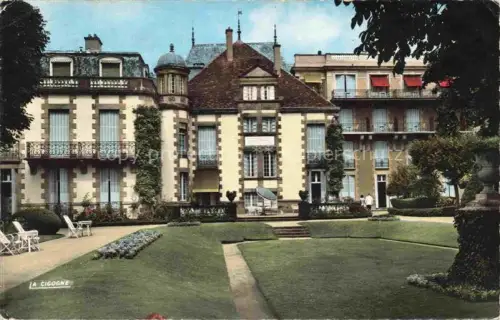 AK / Ansichtskarte VICHY 03 Allier Reine des Villes d'Eaux Hotel Pavillon de Sevigne