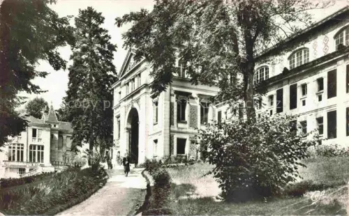 AK / Ansichtskarte Bourbon-l Archambault Moulins 03 Allier Etablissement thermal et le Casino